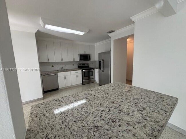 Photo - 3652 SW 22nd Terrace Unidad 3652 SW 22nd Ter # 3652