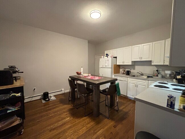 Photo - 17 Stearns Rd Unit 4