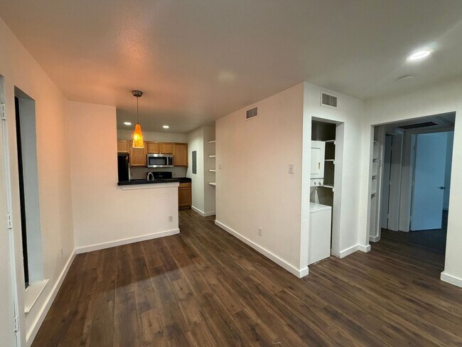 Building Photo - 209-E Eden at Avondale Unit 209-E