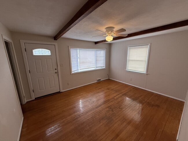 Photo - 117 Merigold Dr