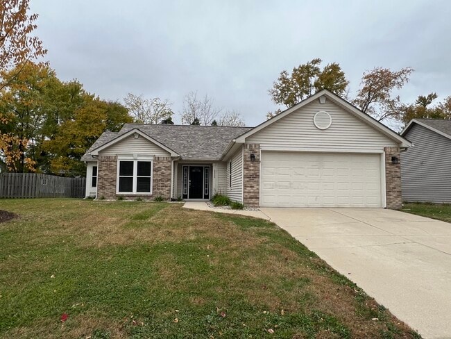 Building Photo - 2220 Bobolink Dr