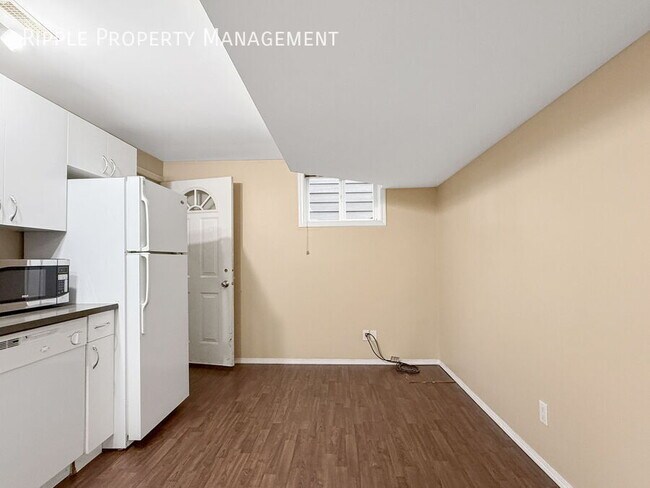 Photo - Modern 2 Beds, 1 Baths Basement/Lower | No...
