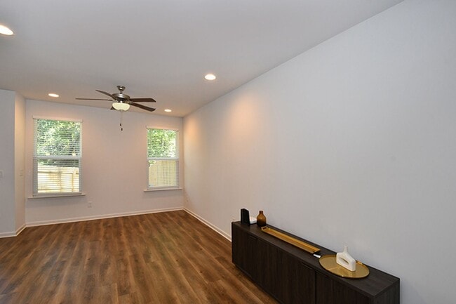 Photo - 2046 McDonald Dr