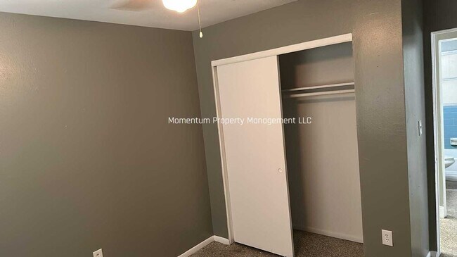 Photo - Beautiful & Cozy 4 bedrooms 2 bathrooms property in Sarasota! Apply for FREE This Holiday Season!