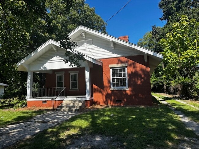 Building Photo - 610 Marigold St