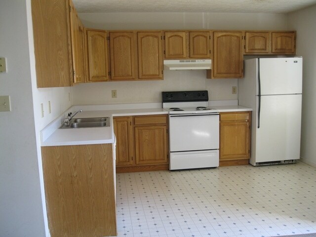 Building Photo - Peaceful Valley Apartments