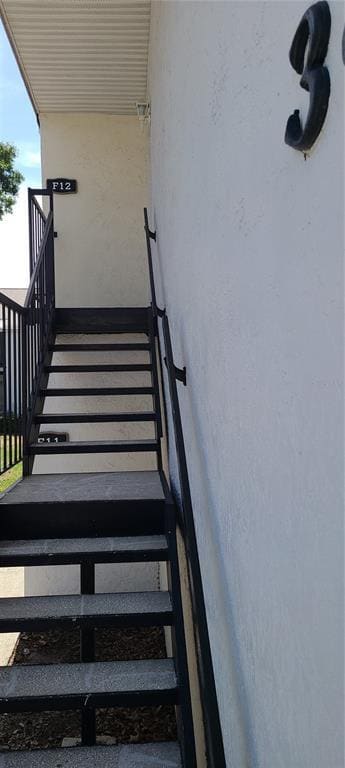 Building Photo - 3813 N Oak Dr Unit F12