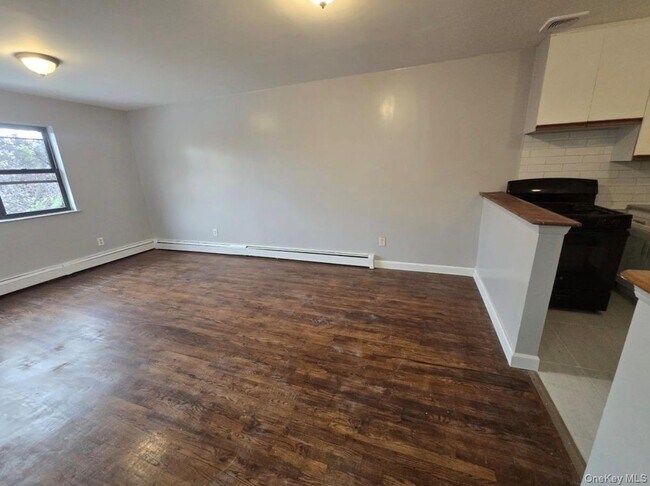 Photo - 106-12 156th St Unit 2nd Fl