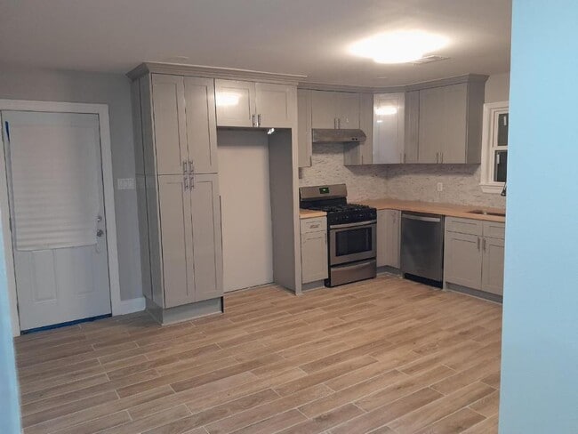 Building Photo - 3825 E Louisiana State Dr Rental