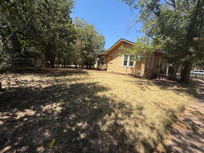 2006 Giddings St