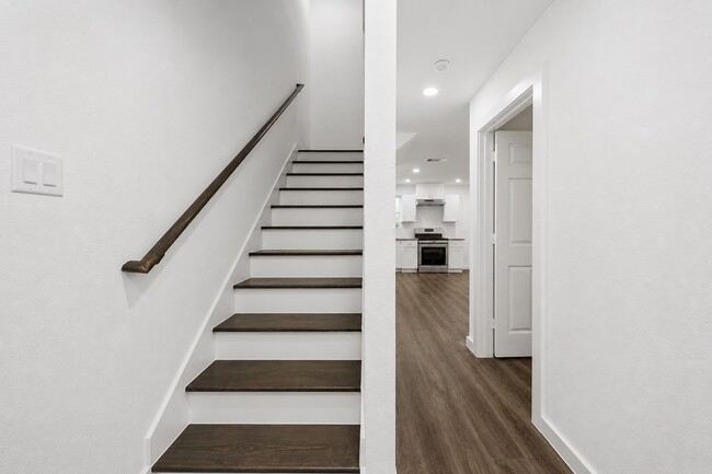Photo - 1056 North Ln
