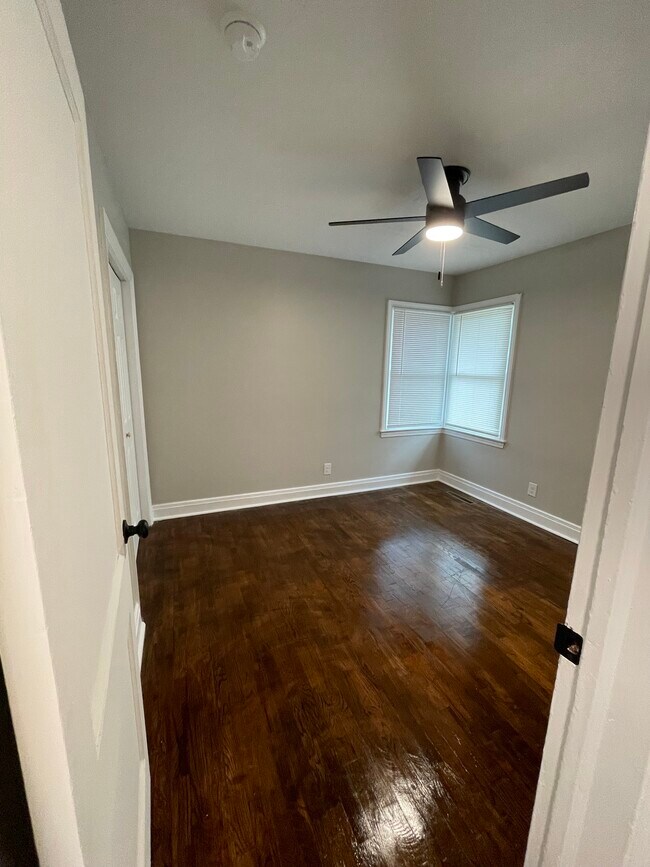 Photo - 909 Sandalwood Dr