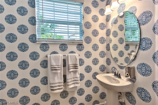 Building Photo - 2612 Blossom Wy