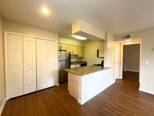 2160 Highpointe Dr