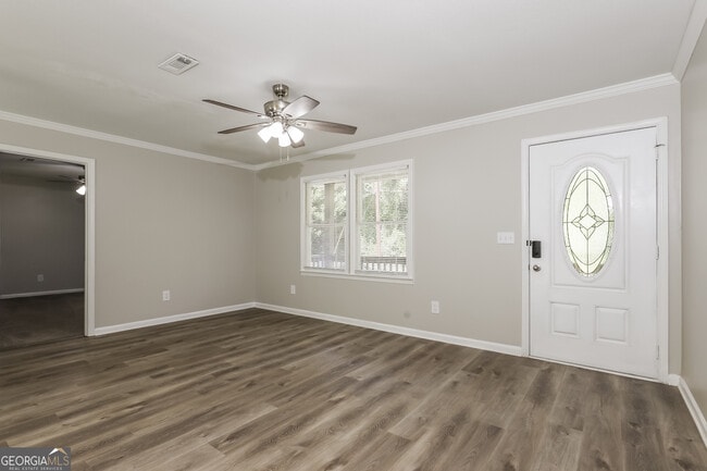 Photo - 374 Scott Blvd