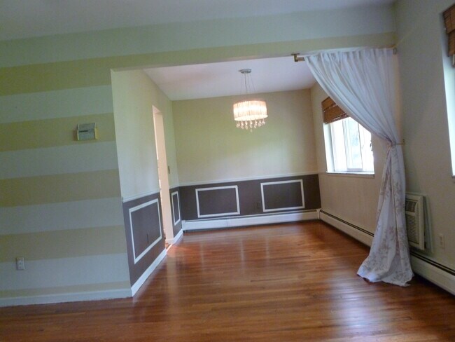 4113 Telegraph Rd Unit 212