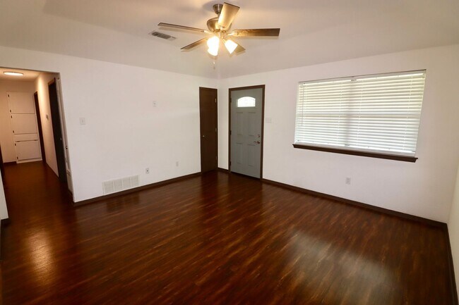 308 W 5th St