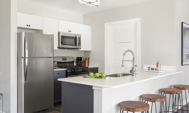 Designer name-brand appliances - Pembroke Woods Rental