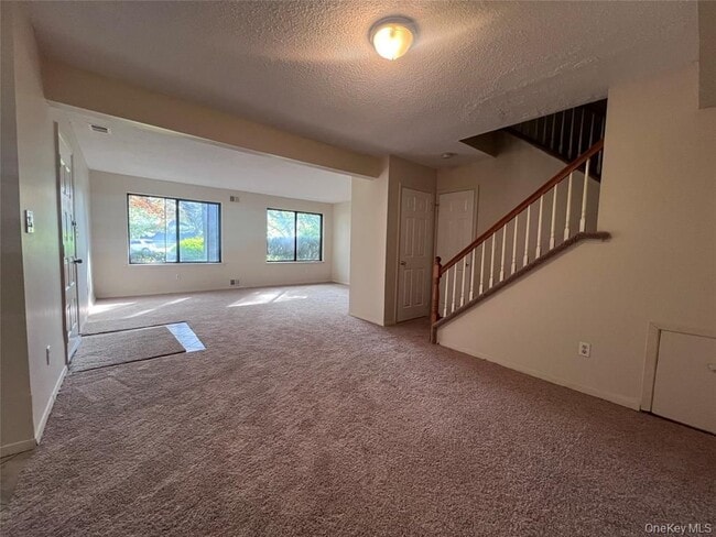 200 Springmeadow Dr Unidad M