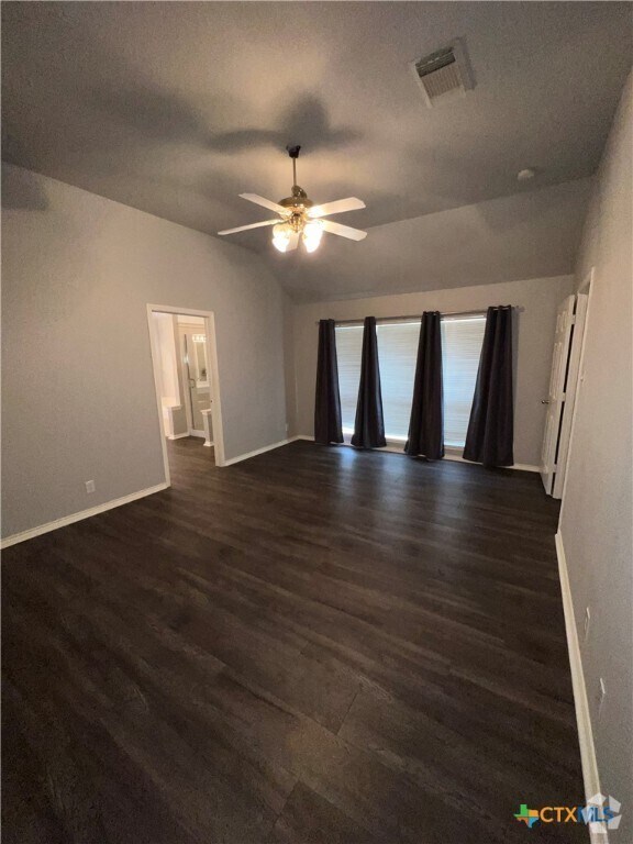 Building Photo - 1734 Oak Forest Dr Rental