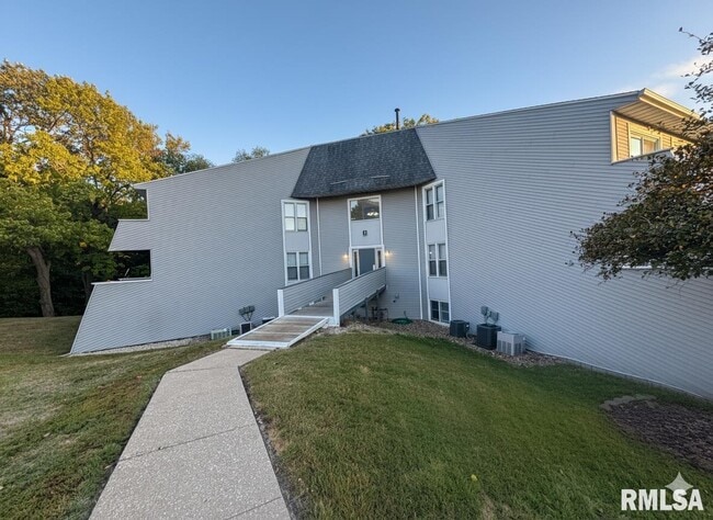 Building Photo - 2626 W Willowlake Dr Unit 424