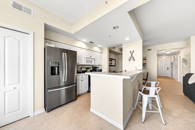 Photo - 16635 Lake Cir Dr Unit 613