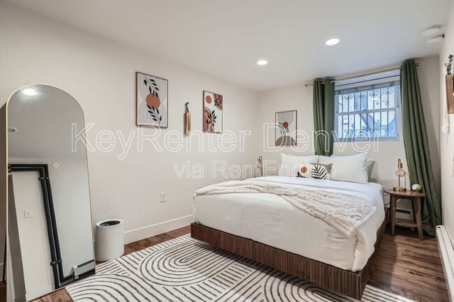 Photo - 682 N Clarkson St