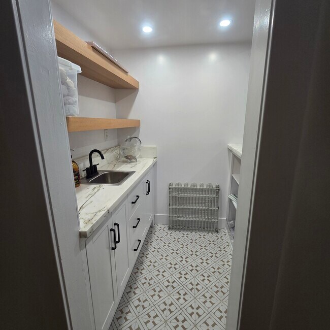 Photo - 916 S Sherbourne Dr Unidad 102