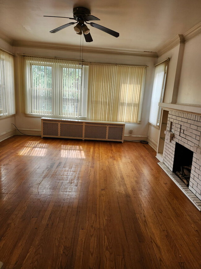 Photo - 2827 N Parkside Ave Unit 2