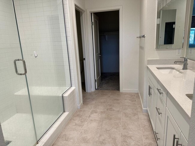 Photo - 140 Farmhouse Dr