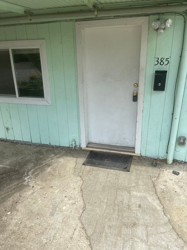 Photo - Large downstairs 4 Bedroom apartment in Winston