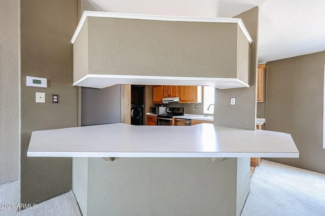 Photo - 118 W Leann Ln