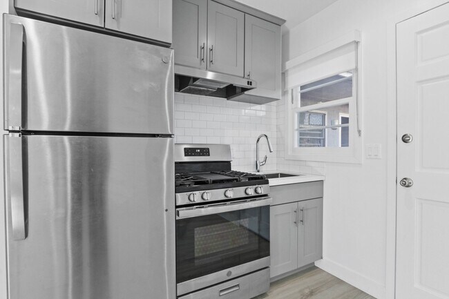 Photo - 814-818 2nd Street