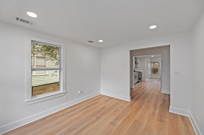 Photo - 2208 Santa Rita St
