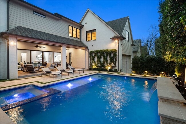 Photo - 3537 Villanova St