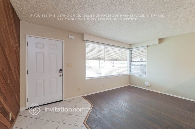 Photo - 1200 W 10th St