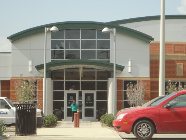 Photo - 6340 Sewells Point Rd Unit 2nd of 2 Apt commies