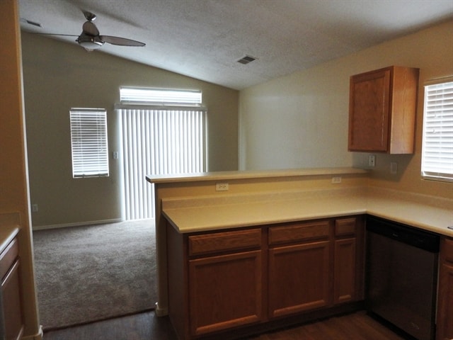 Photo - 6301 Vaughn Dr NE
