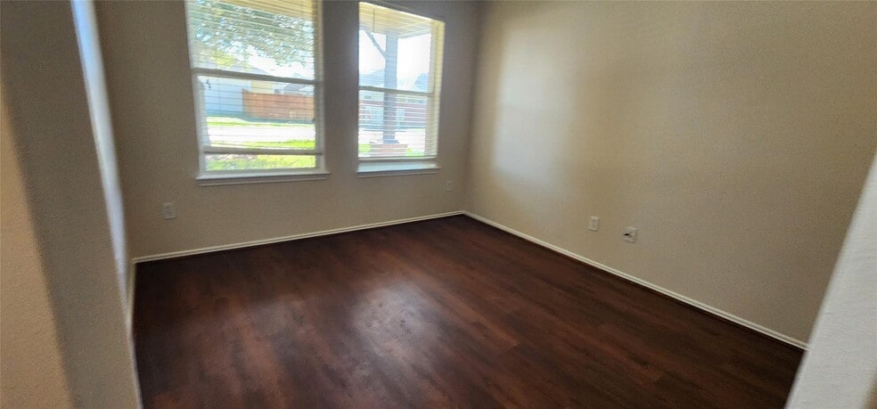 315 Sunset Colony Dr