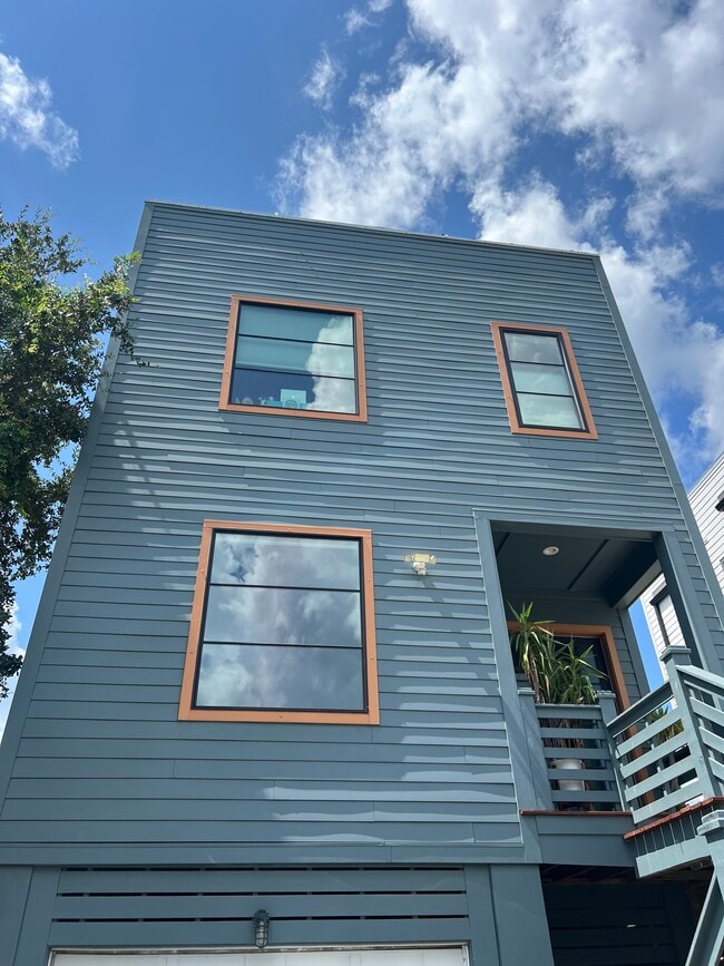 Building Photo - 75 Aiken St Rental
