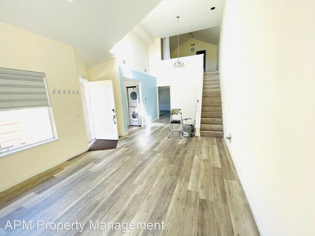 2 br, 2 bath House - 16510 Dundee Ct. #89