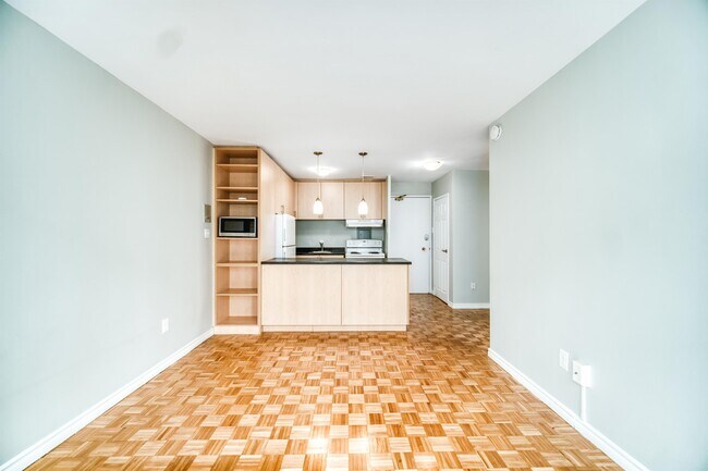 Building Photo - 1545-1545 Oxford St Unit 27