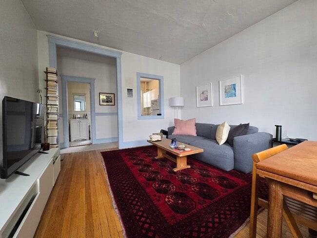 Photo - 1560 Commonwealth Ave