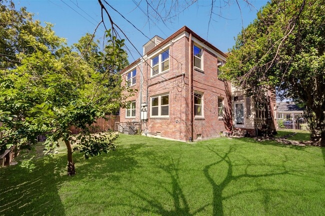 Photo - 2316 Wentworth St