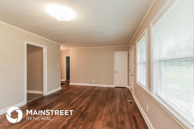 Photo - 651 Reeves Ct