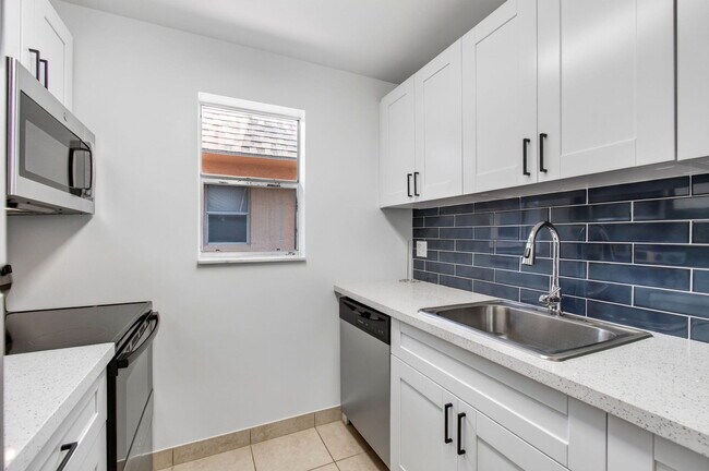 450 SW 2nd Ave Unidad 205