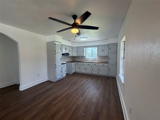 Photo - 4522 County Rd 459C