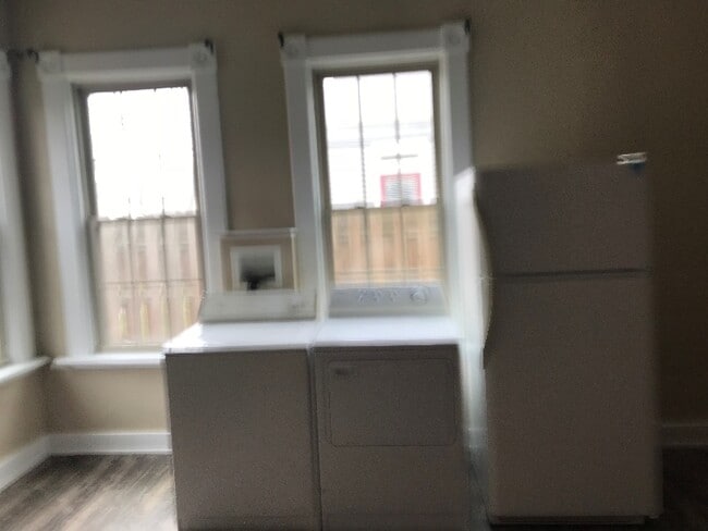 Photo - 227 James St