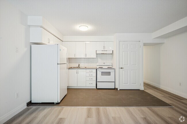 2BR, 2BA - Kitchen