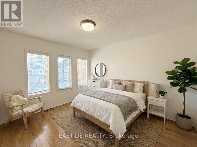 Photo - 24 Revelstoke Crescent